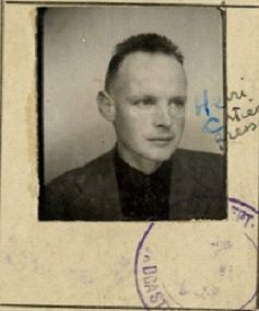 Henri Cartier-Bresson Biography Henri Cartier-Bresson Biography