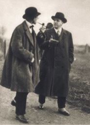 Mies and Le Corbusier talking in Stüttgart during preparations for the Weissenhofsiedlung housing exhibition (1927)