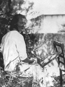 Charlotte Salomon painting in the garden at L'Ermitage, Villefranche-sur-Mer, ca. 1939