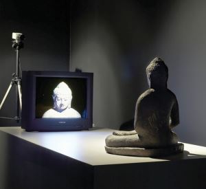 Nam June Paik famous TV-Buddha video installation (1974)