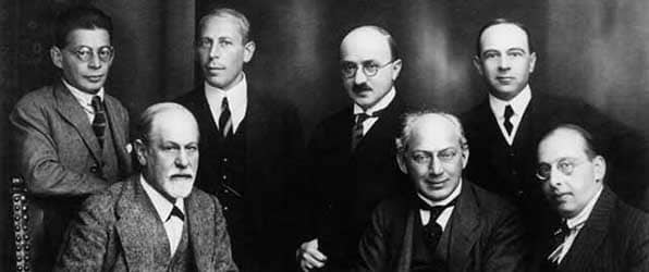 This photograph from 1922 captures Sigmund Freud and a group of other notable psychoanalysts whose shared intellectual endeavors collectively advanced the understanding of the human mind in the early 20<sup>th</sup> century.