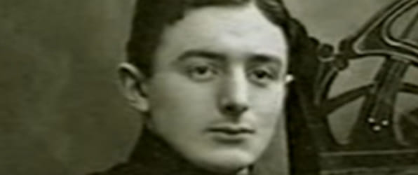 Dziga Vertov photographed by his brother Mikhail Kaufman (1913)