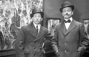 أومبرتو بوتشيوني (يسار) وفيليبو توماسو مارينيتي عام 1910