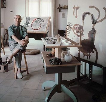 Joan Miró in his Barcelona studio (1955)