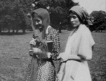 Virginia Woolf and Vanessa Bell in 1911.