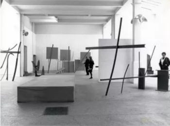 Caro's 1963 show at London's Whitechapel Gallery