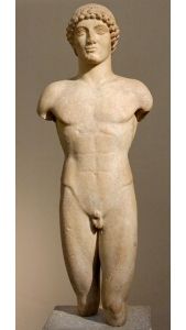 قد يمثل هذا <i> kouros </i> ، المسمى "Strangford Apollo" (510-500 قبل الميلاد) للفيكونت البريطاني الذي امتلكه وعرف بالإله اليوناني ، رياضيًا مشهورًا أو نوعًا مثاليًا.