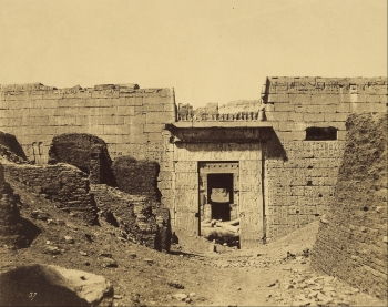 John Beasly Green's <i>Médinet-Habou, Palais de Ramsès Méïamoun, Entrée de La Seconde Cour</i> (1854) shows the Palace of Ramses Meïamoun, Entrance of the Second Court in Egypt.