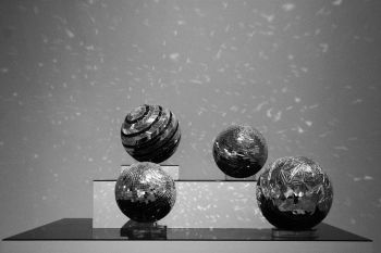 Farmanfarmaian's earliest mirror works took the form of balls that recalled disco balls but employed Islamic theories of geometry.