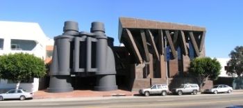 <i>The Chiat Day Building</i> (1991)
