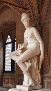 In 1565, Giambologna created <i>Allegory of Architecture</i>. Holding an architect's drafting tools, her elongated body, with legs shifted to the right and her head turned to the left, illustrates the “<i>contrapposto</i>” , technique that was a pronounced feature of the Mannerist style.