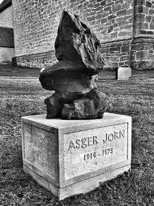 Asger Jorn's tomb in the cemetery of the Grötlingbo church, on the Swedish island of Gotland.