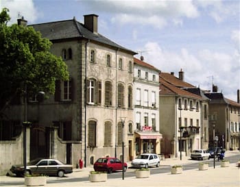 Vic-sur-Seille is located in the northeastern part of France.
