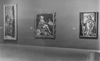<i>American Realists and Magic Realists</i>, exhibition photograph at the Museum of Modern Art, New York, featuring the work of Ivan Albright (1942).
