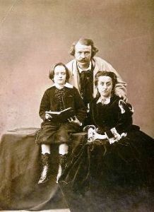 Nadar with his wife Ernestine and son Paul, c. 1860.