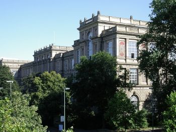 After his masters, Nara had the opportunity to go to either London or Düsseldorf, and ended up choosing the latter, where he studied art at he Kunstakademie Düsseldorf (pictured here) from 1988 to 1993.
