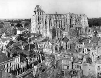 Ozenfant's hometown of Saint-Quentin was a thriving industrial city during his childhood, but was later hit hard and extensively damaged during WWI.