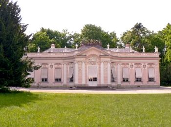 Schloss Amalienburg, (Lustschloss) in Nymphenburger Park in Münich (1734-1739), exemplified German Rococo with its fanciful pink and white façade and its subtle curves.