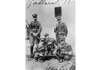 From left: Filippo Tommaso Marinetti, Umberto Boccioni, Antonio Sant'Elia and Mario Sironi in the Volunteer Cyclists during WWI.