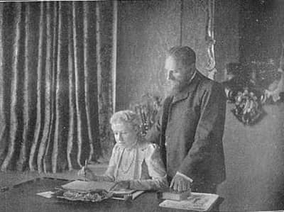 Annie Besant and Charles Webster Leadbeater in 1901.