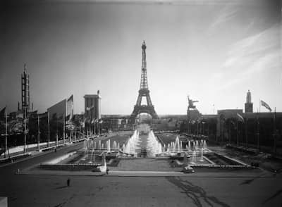 The German pavilion (left) and the Soviet pavilion (right) battle it out either side of the Eiffel Tower.