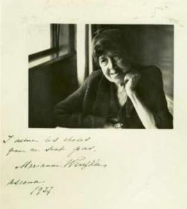 “J'aime les choses qui ne sont pas” ('I like things which are not there'). Marianne Werefkin in Ascona (1937), a signed photograph.