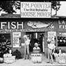 Walker Evans: Roadside stand near Birmingham, Alabama (1936)