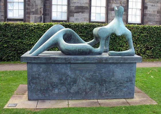 Henry Moore: Reclining Figure (1951)
