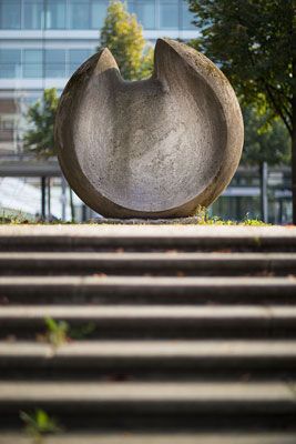 Karl Hartung: Grosse Kugelform (Large Spherical Form) (1951)