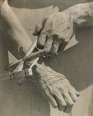Hand of the Puppeteer, Mexico City (1929)