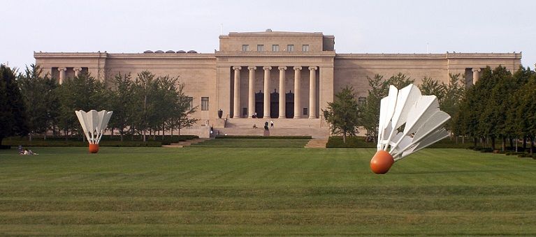 Claes Oldenburg: Shuttlecocks (1994)