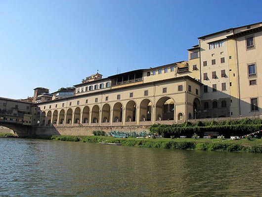 The <i>Vasari Corridor</i> (<i>Corridoio Vasariano</i>) (1565)