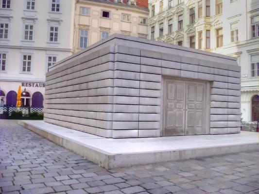 Holocaust Memorial (1995-2000)